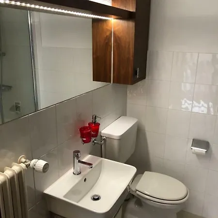 Marelle Apartment, アパート